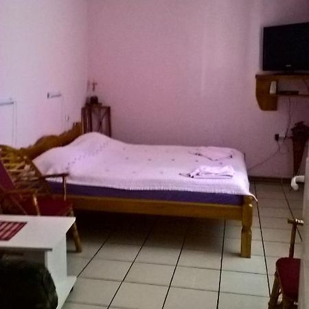 Sobe Rooms Szobak Zimmer Kis Palić المظهر الخارجي الصورة