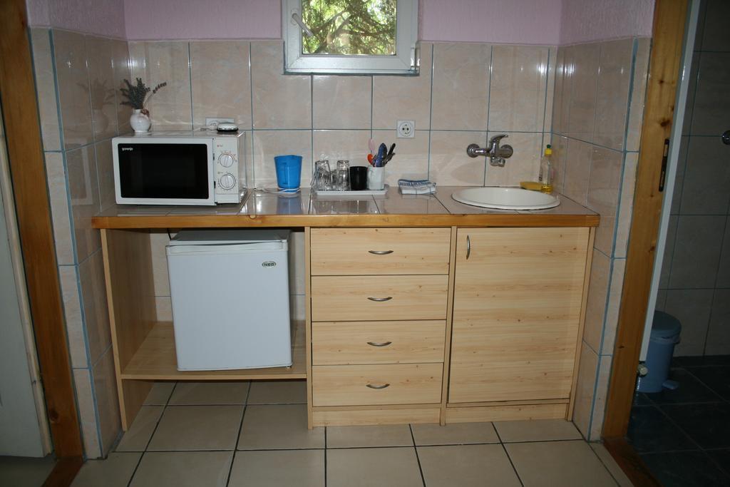 Sobe Rooms Szobak Zimmer Kis Palić المظهر الخارجي الصورة