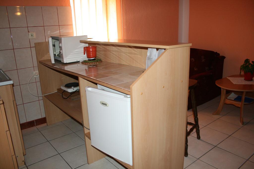 Sobe Rooms Szobak Zimmer Kis Palić المظهر الخارجي الصورة